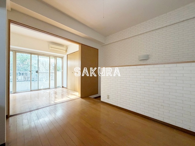 居室・リビング　開放感のあるゆったりとしたお部屋です♪