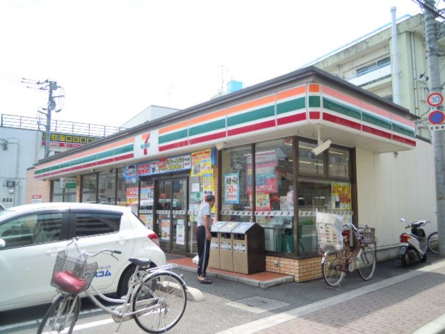 コンビニ　セブンイレブン富士見鶴瀬西2丁目店（コンビニ）まで204m