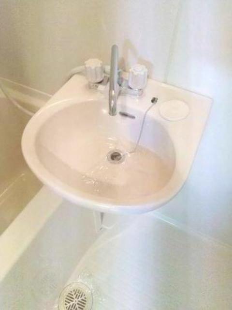 洗面設備　同仕様参考写真