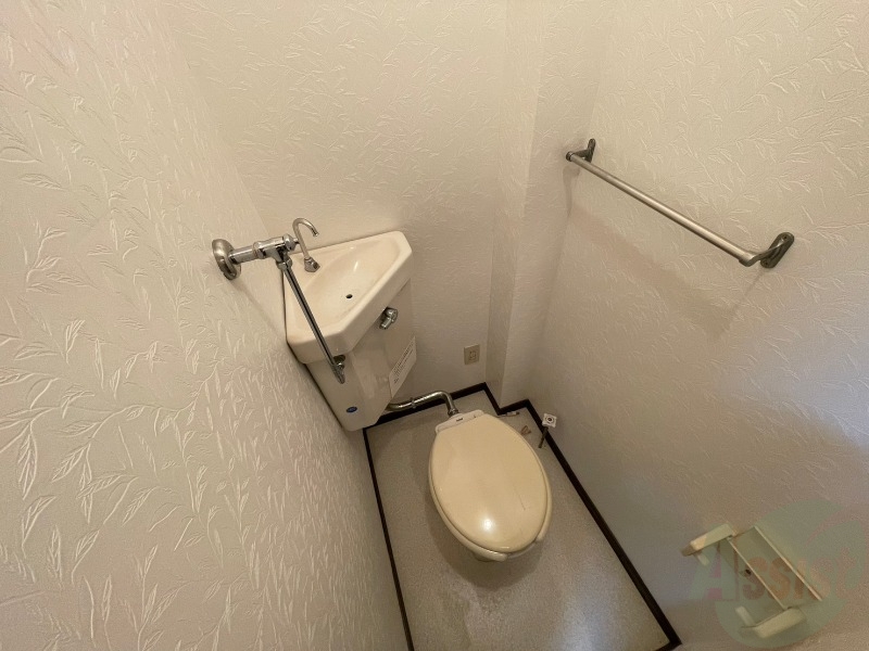 トイレ　こちらはトイレです。清潔感があり、安心して使用できます。