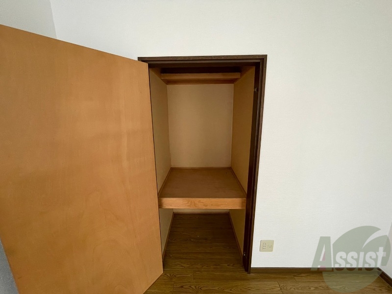 収納　寝室の収納です。部屋がすっきり片付きます。