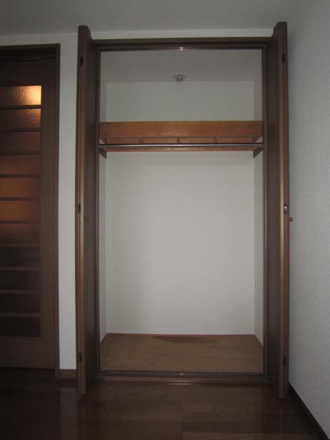 収納　写真は別号室になります