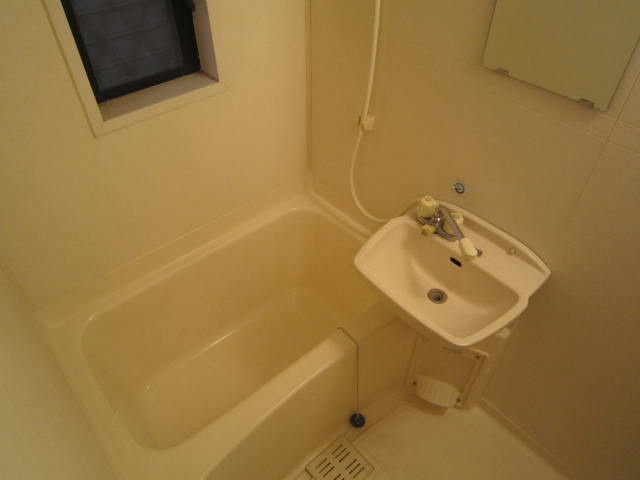 洗面設備　写真は別号室になります