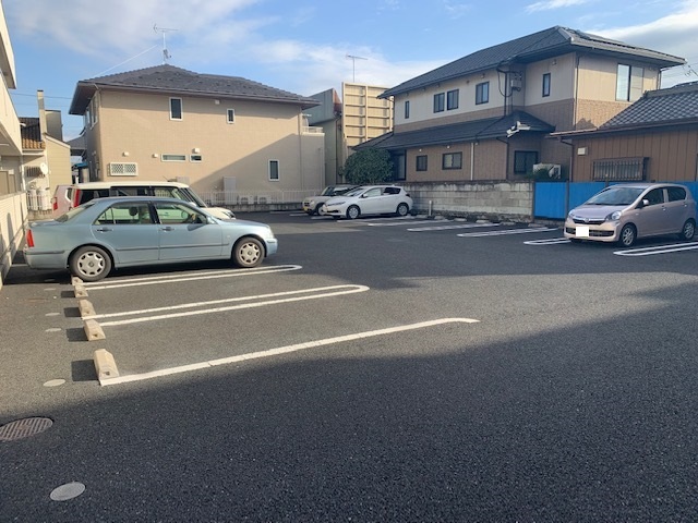 駐車場　敷地内駐車スペース