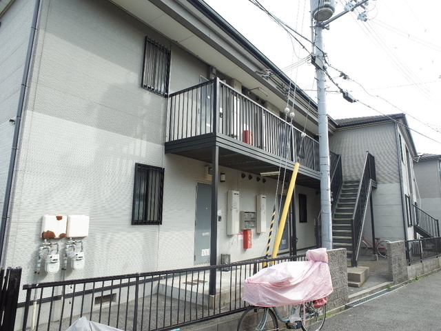 神戸市兵庫区馬場町のアパートの建物外観