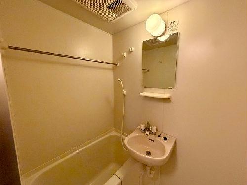 バス・シャワールーム　設備・仕様は号室により異なる為、現状を優先いたします