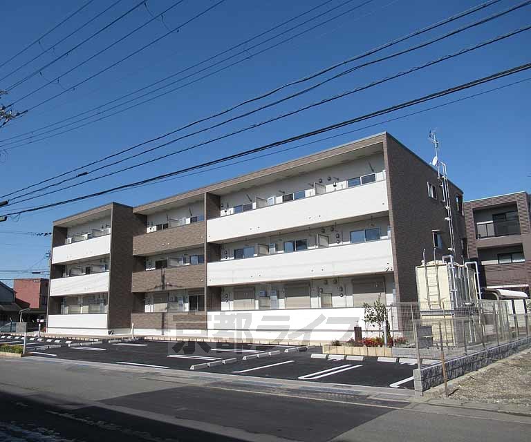 京田辺市草内一ノ坪のアパートの建物外観