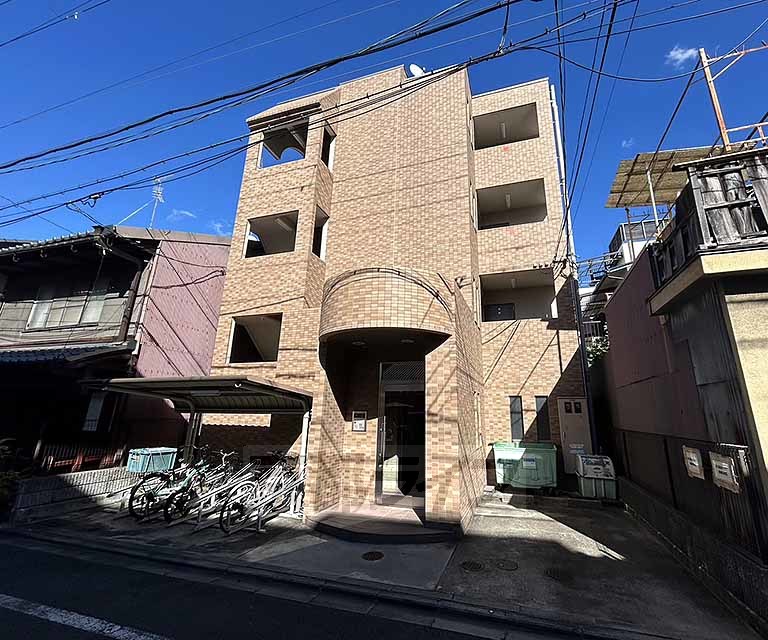 京都市下京区亀屋町のマンションの建物外観