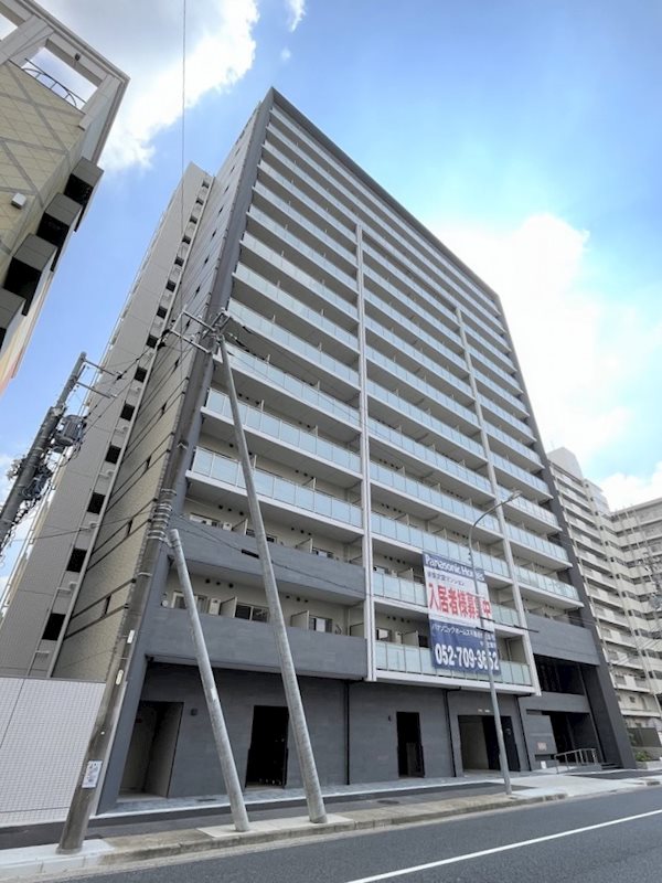 名古屋市千種区新栄のマンションの建物外観