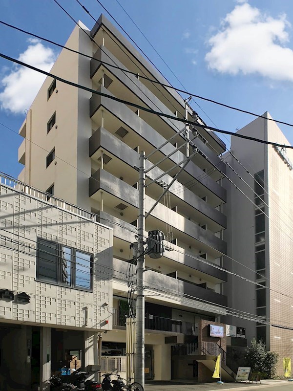 福岡市中央区警固のマンションの建物外観