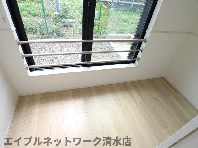 バルコニー　お洗濯にも便利なバルコニー付き