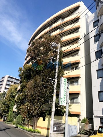 横浜市鶴見区鶴見中央のマンションの建物外観