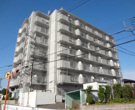 東近江市佐野町のマンションの建物外観