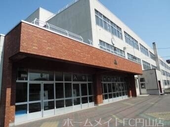 【RESIDENCE　SHINMEI　北円山の小学校】