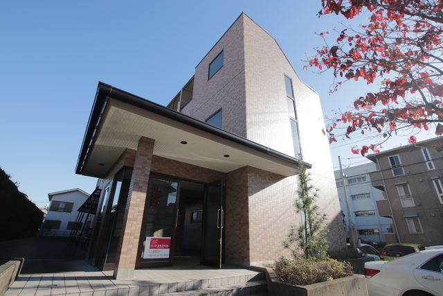 横浜市港北区箕輪町のマンションの建物外観