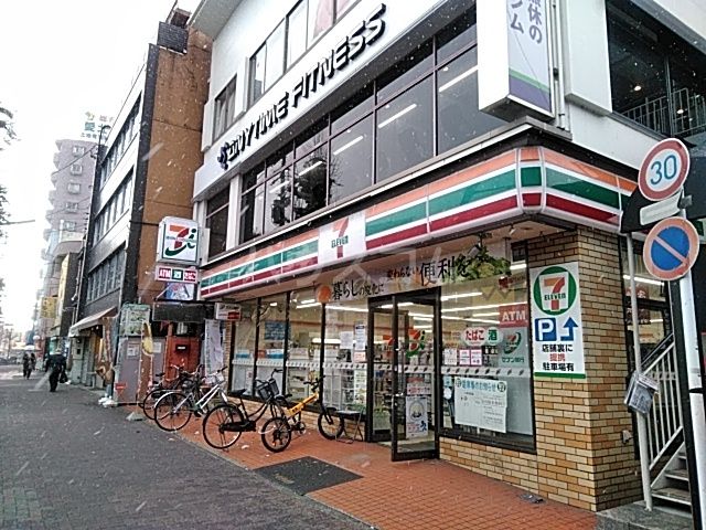 【プレサンスNAGOYAファストのコンビニ】