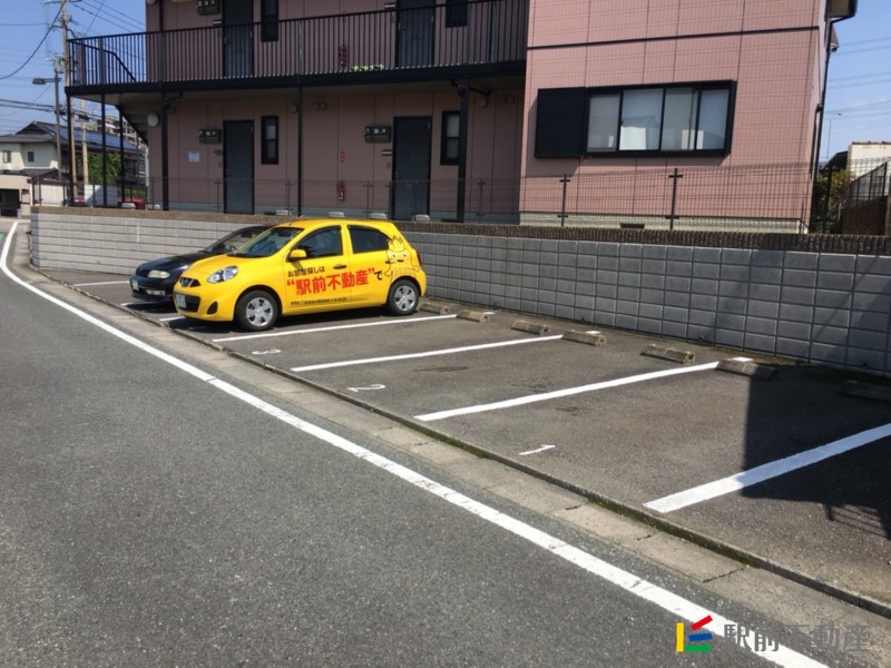 【筑紫野市原田のアパートの駐車場】