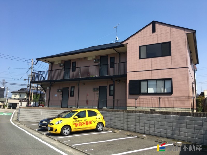 【筑紫野市原田のアパートの建物外観】