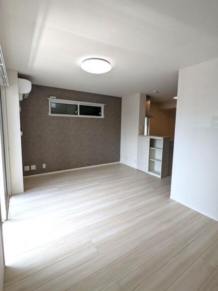 居室・リビング　（写真は同物件イメージ）