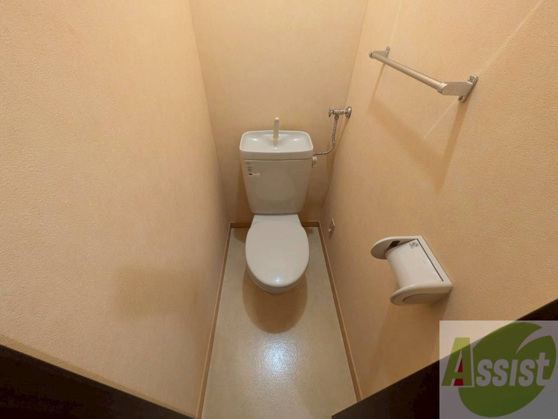 トイレ　こちらはトイレです。清潔感があり、安心して使用できます。