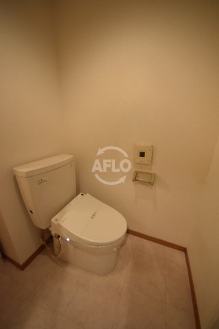 トイレ　エクセレント高津　温水洗浄便座