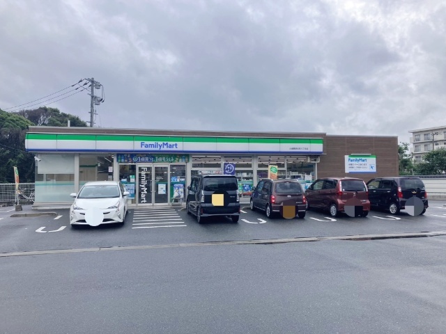コンビニ　ファミリーマート小倉葛原本町六丁目店（コンビニ）まで640m