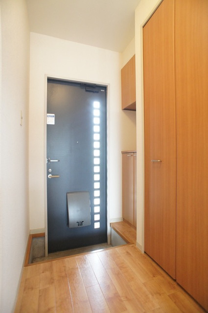 玄関　すっきりシンプルな玄関スペースです！