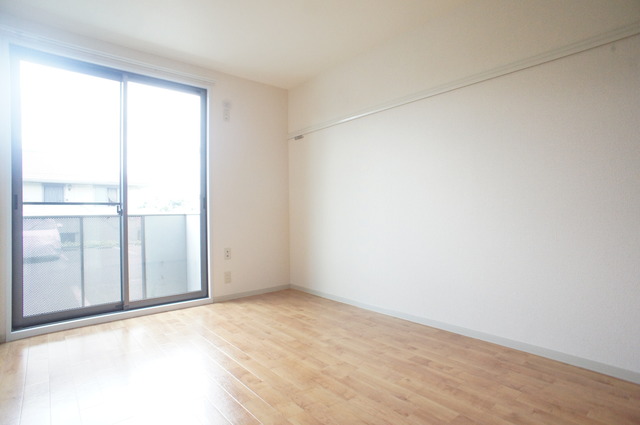 その他　窓から暖かな日差しが入ります♪