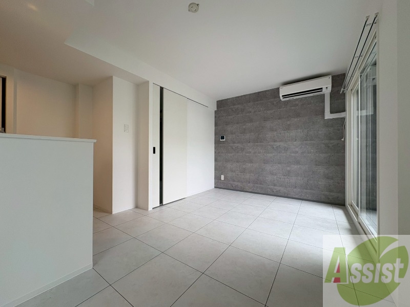 居室・リビング　広々としたリビングですね。使い勝手がよさそうですね！