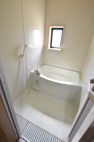 バス・シャワールーム　同施工業者、別物件、類似間取りのイメージ写真です