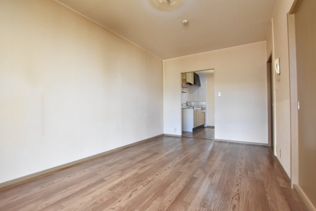 居室・リビング　同施工業者、別物件、類似間取りのイメージ写真です