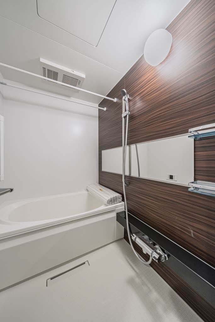 バス・シャワールーム　バスルーム