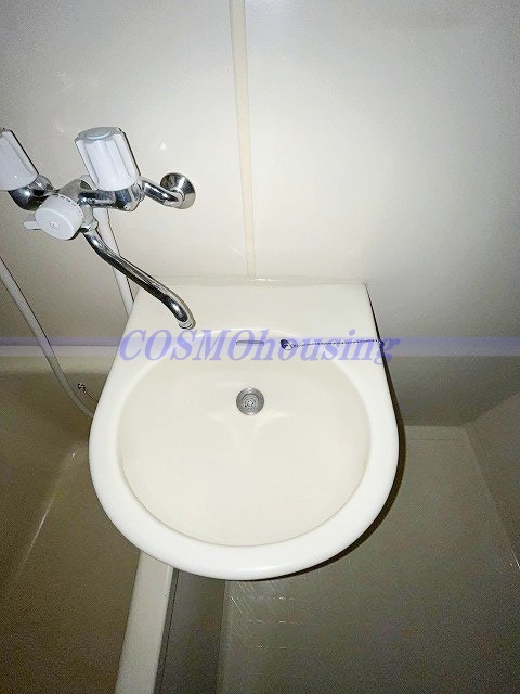 洗面設備　浴槽内にあります。