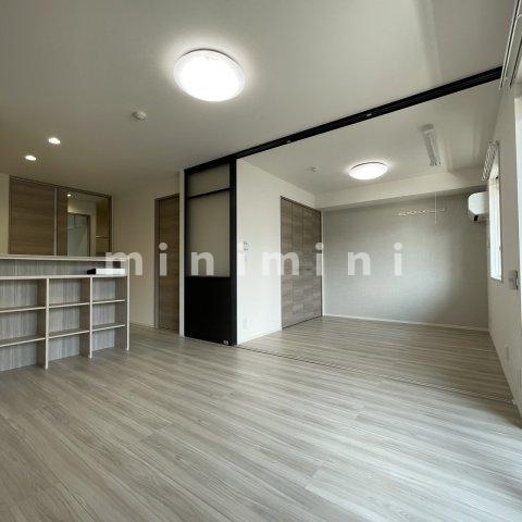 居室・リビング　※写真は同シリーズ類似物件を含む為現況優先とさせて頂きます