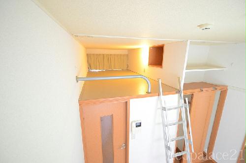 収納　ロフトつきで便利です。