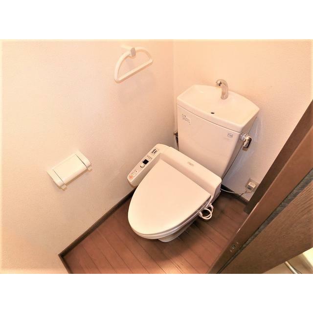 トイレ　温水洗浄便座