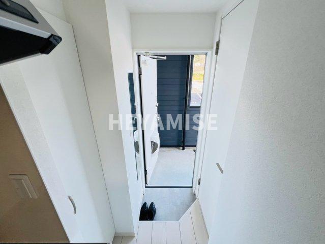 玄関　※室内画像は別号室のもの