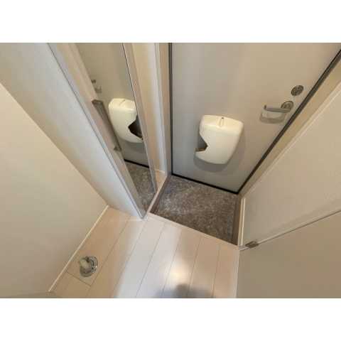 YRoom IIの玄関写真