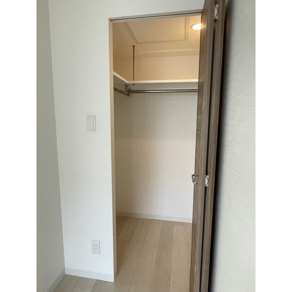 収納　ウォークインクローゼット