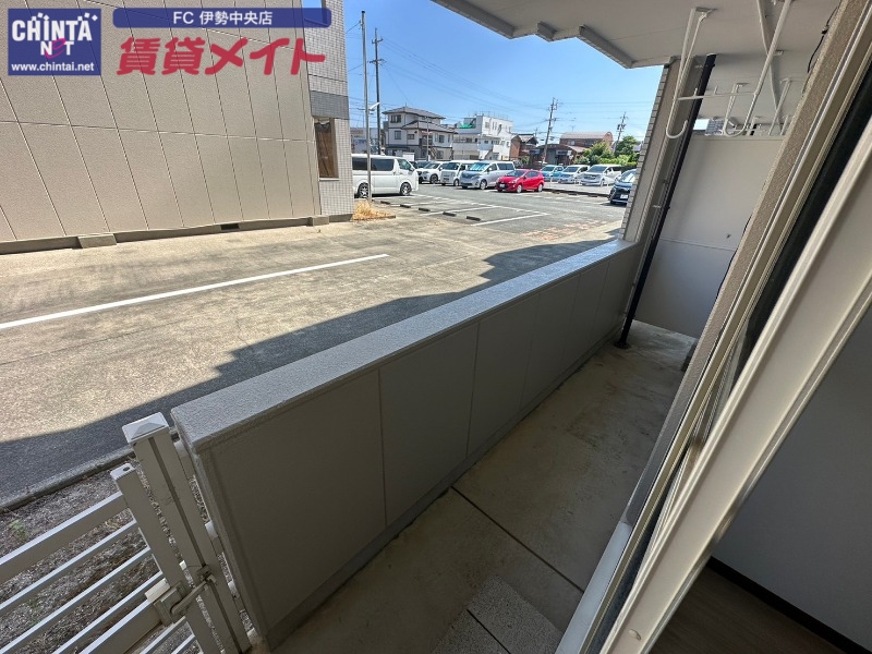 バルコニー　同物件別室画像