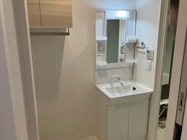 洗面設備　毎日使うものだからこそシンプルに。忙しい毎朝を迎えるように…