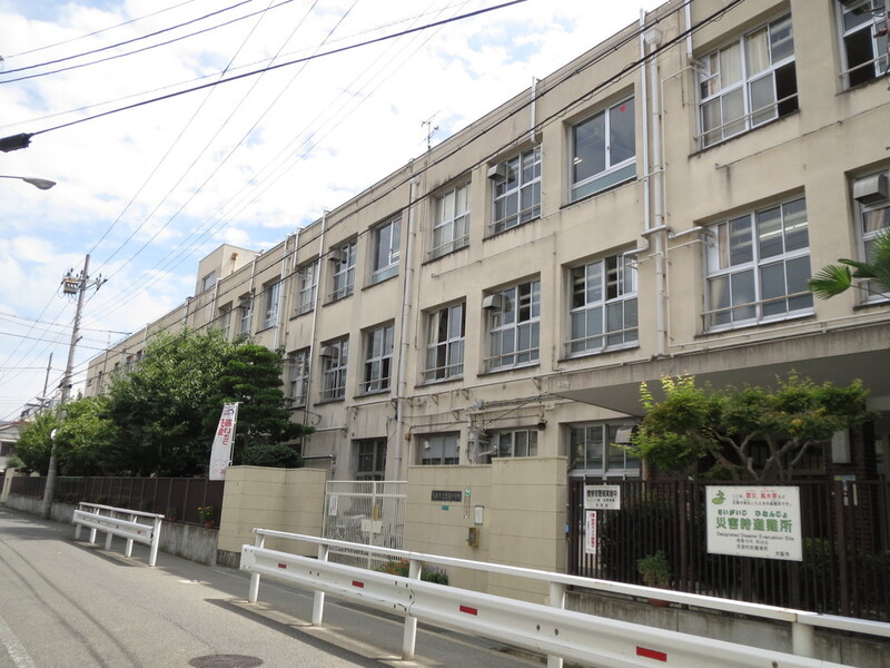 中学校　東陽中学校（中学校）まで650m