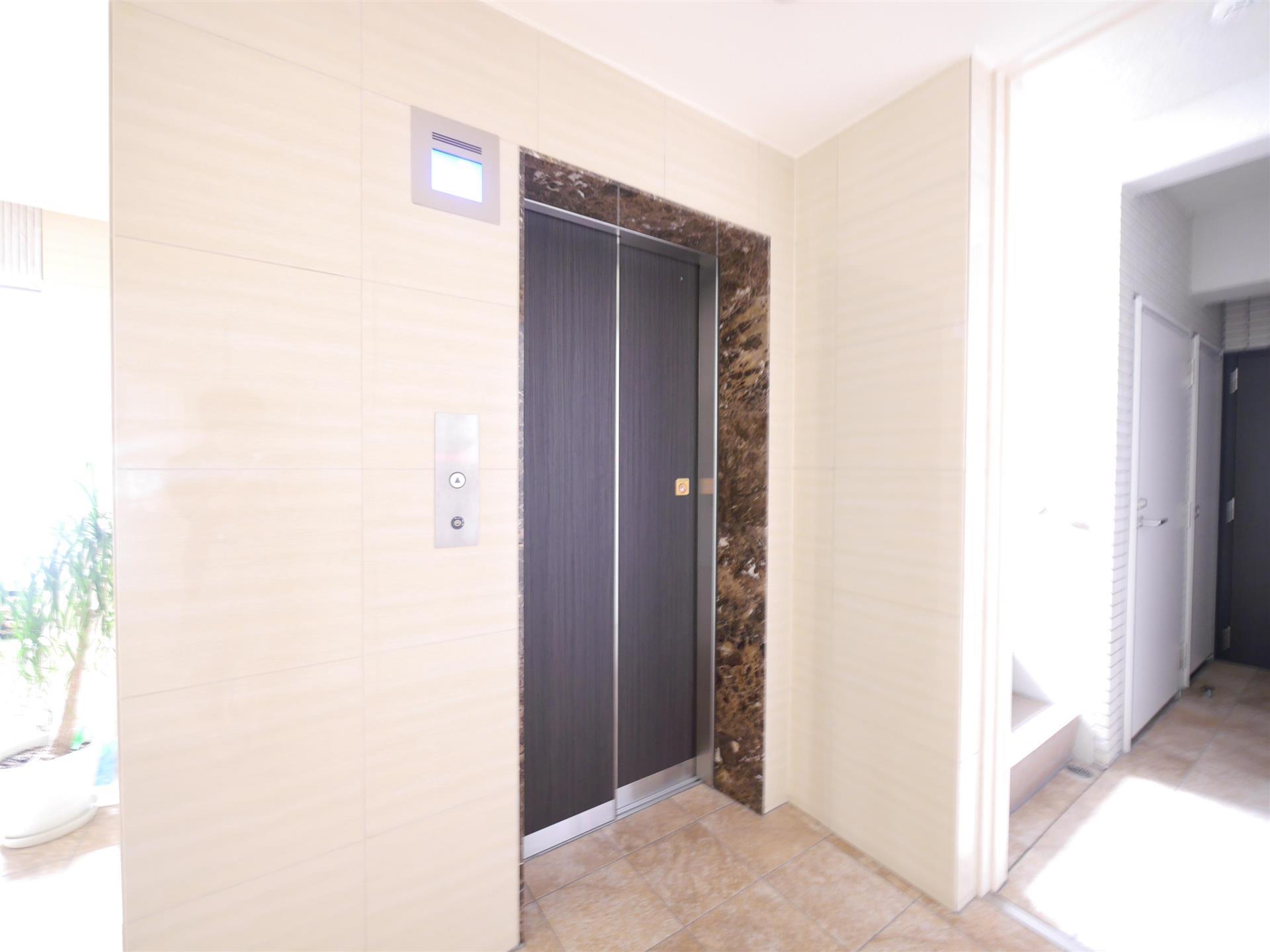 その他　エレベーター