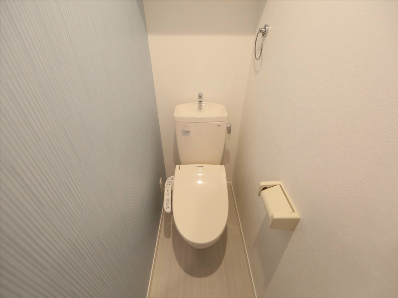 トイレ　温水洗浄暖房便座付トイレ