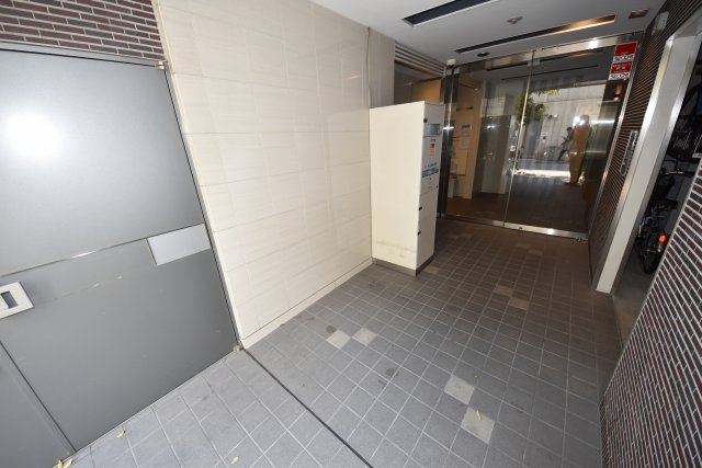 エントランス　建物の内部です