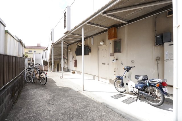 エントランス　清潔なエントランスです