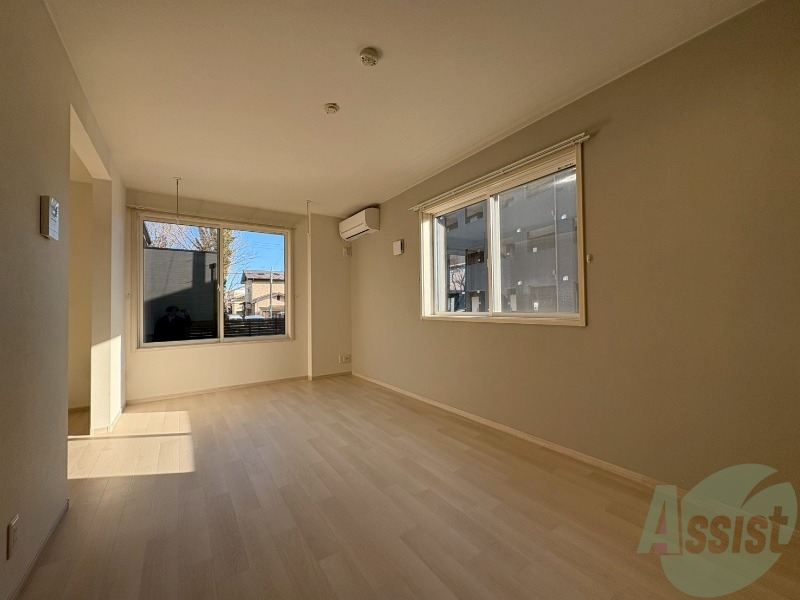 居室・リビング　８．９帖のＬＤＫです。広々としております。