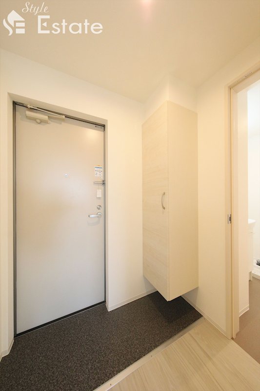 玄関　同仕様内装