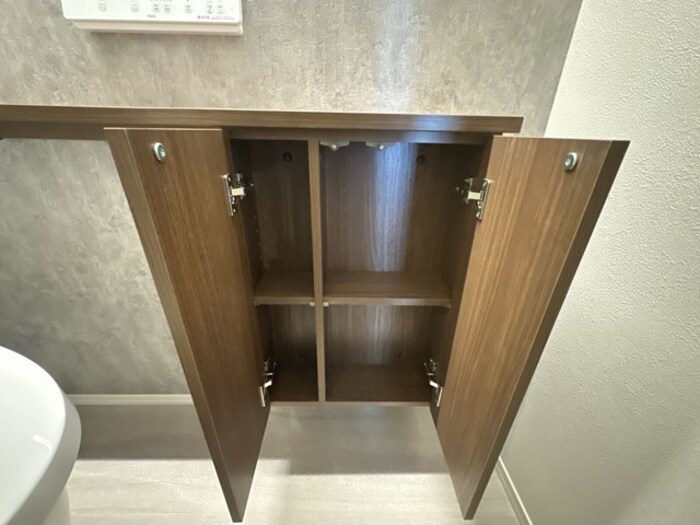 トイレ　トイレ収納