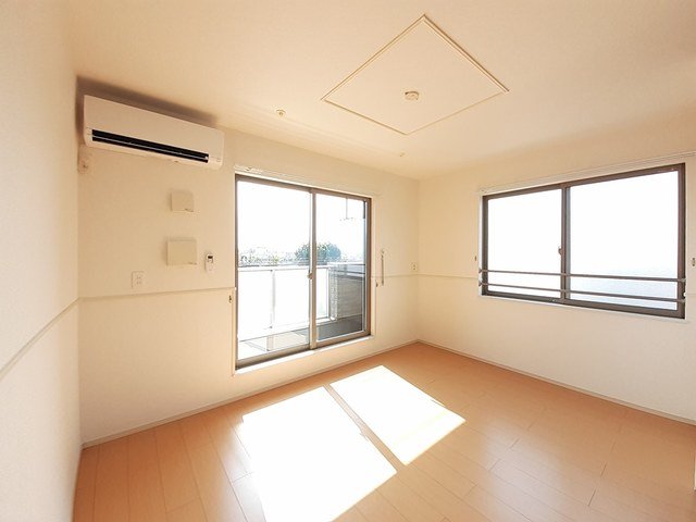 居室・リビング　ゆったり過ごせる居間です